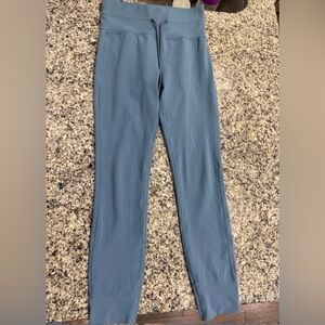 2237 Vuori Daily Legging Small EUC